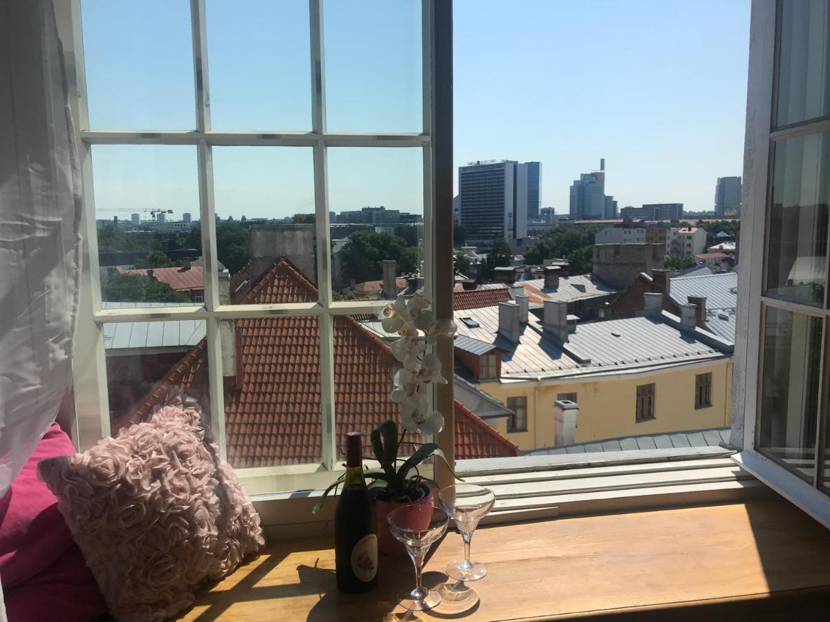 Cozy Oldtown With Magnific View Talin